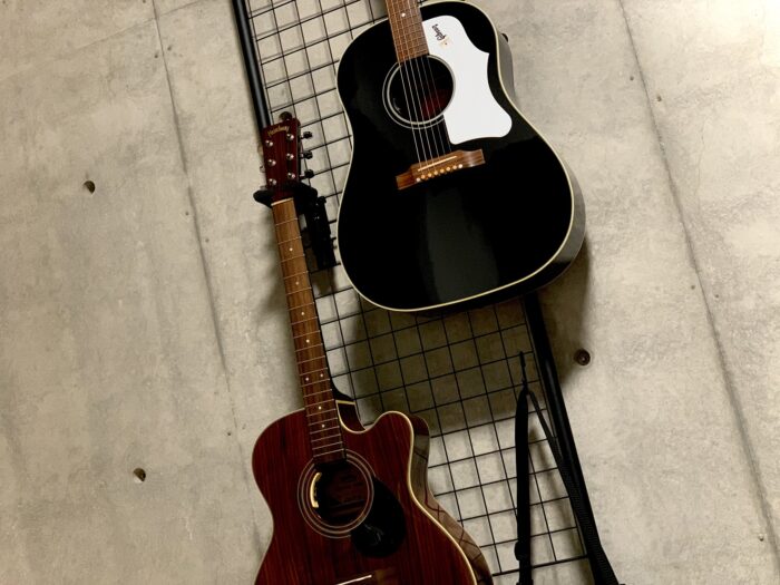 ギブソンJ-45とヘッドウェイの画像