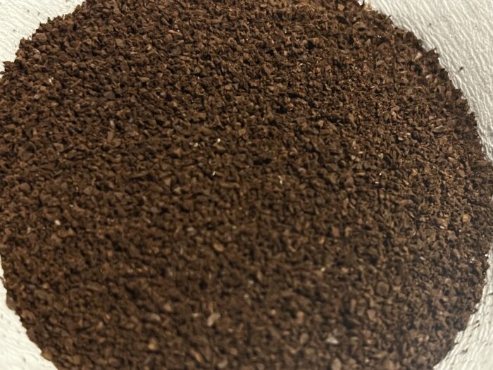 コーヒー豆を中細挽き